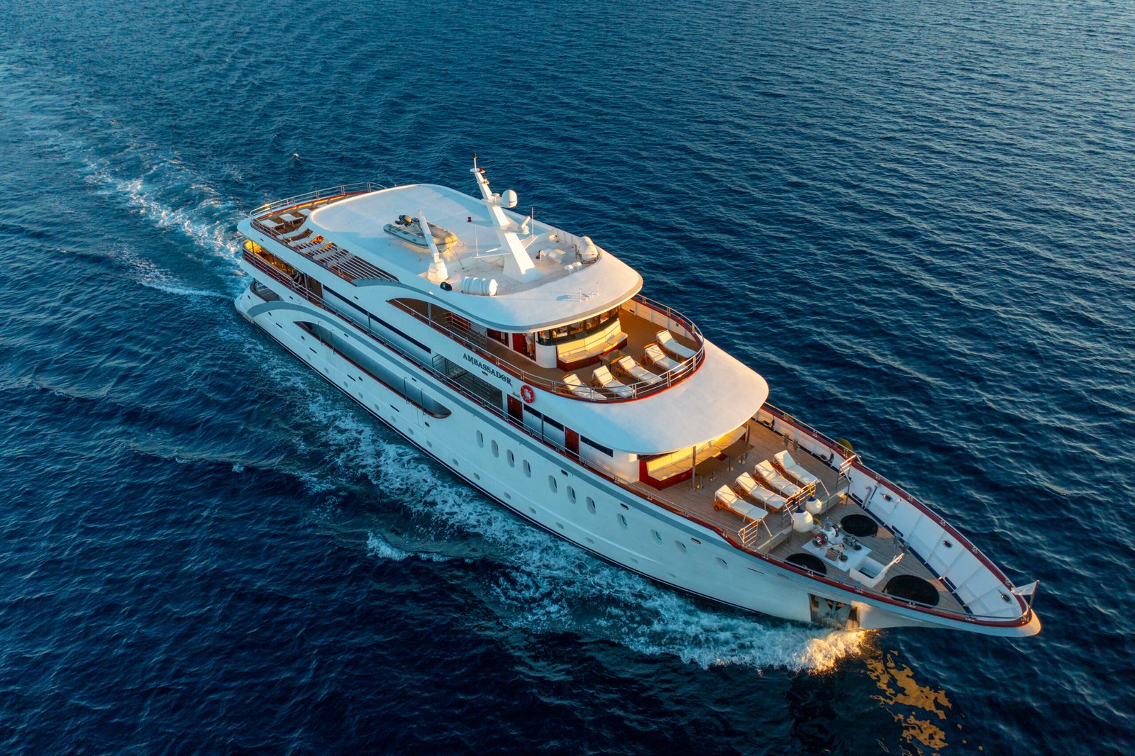 Praktický sprievodca prenájmu butikovej lode